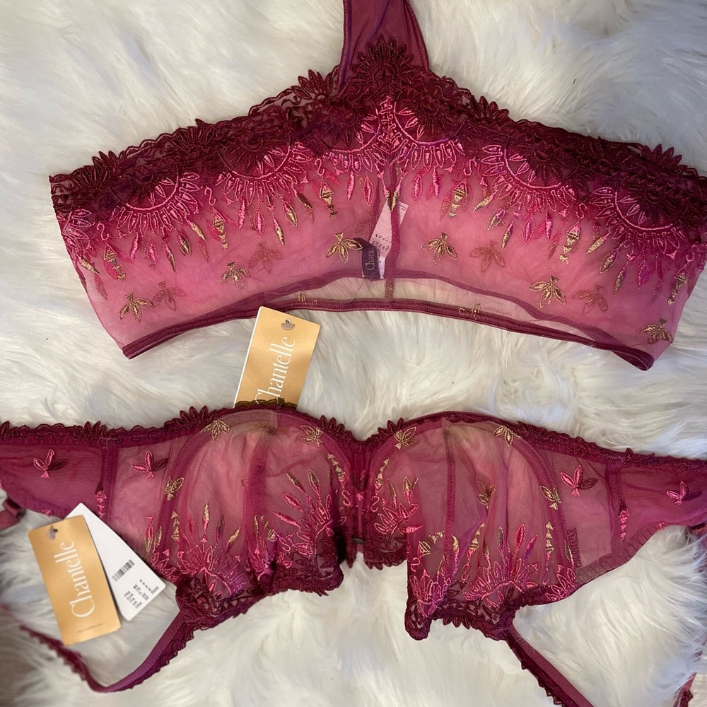 Chantelle set. 32F bra and L bottoms. Sold as set.
